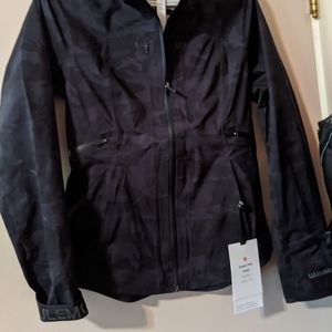 Lululemon trail jacket